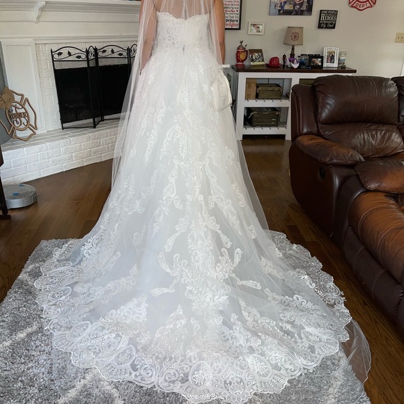 Morilee Wedding gown , size 12 , NEW - Picture 8 of 12